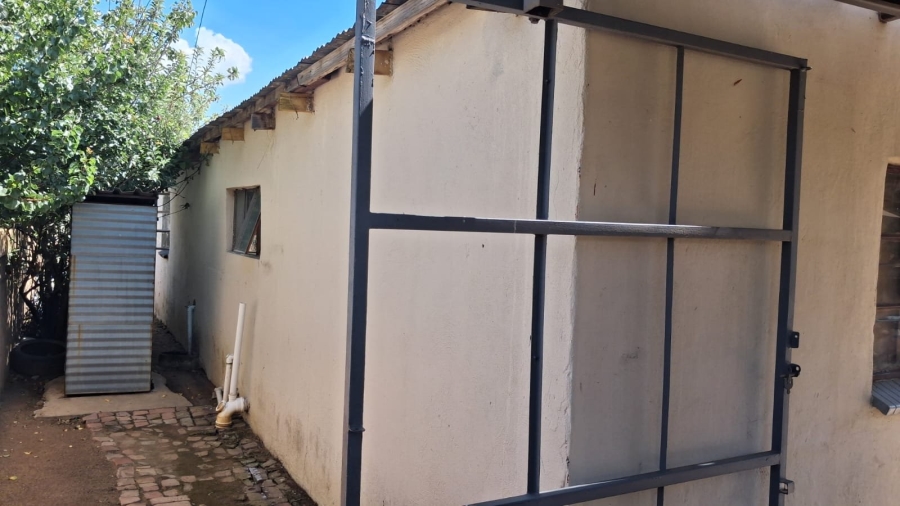 5 Bedroom Property for Sale in Mabopane Unit A North West